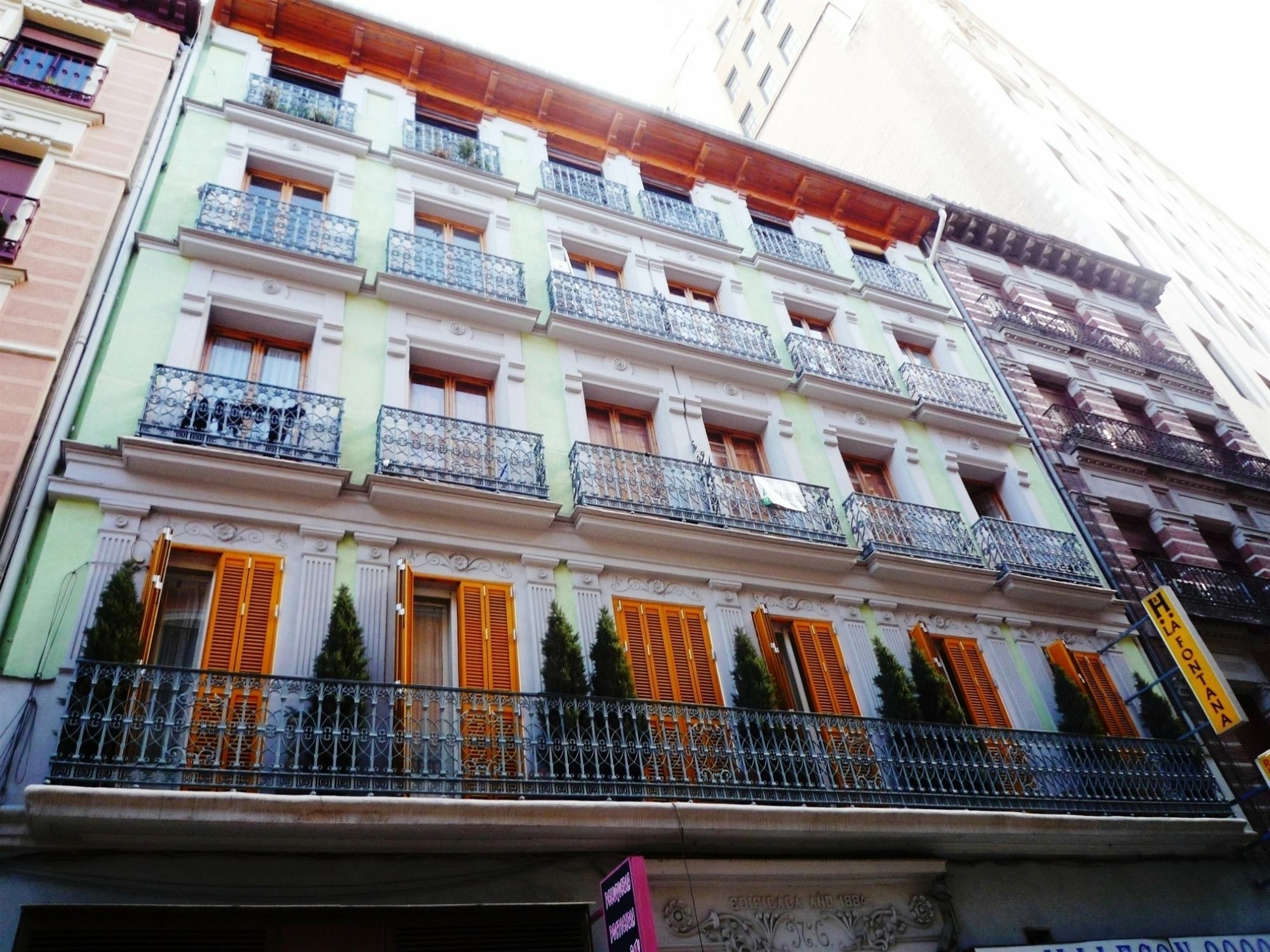 فندق مدريدفي  بيت شباب لا فونتانا المظهر الخارجي الصورة